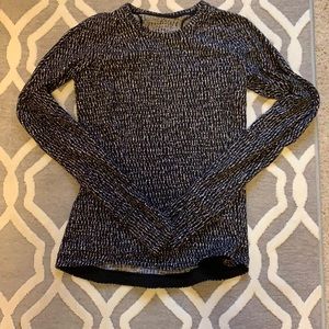 Lululemon long sleeve black and white shirt